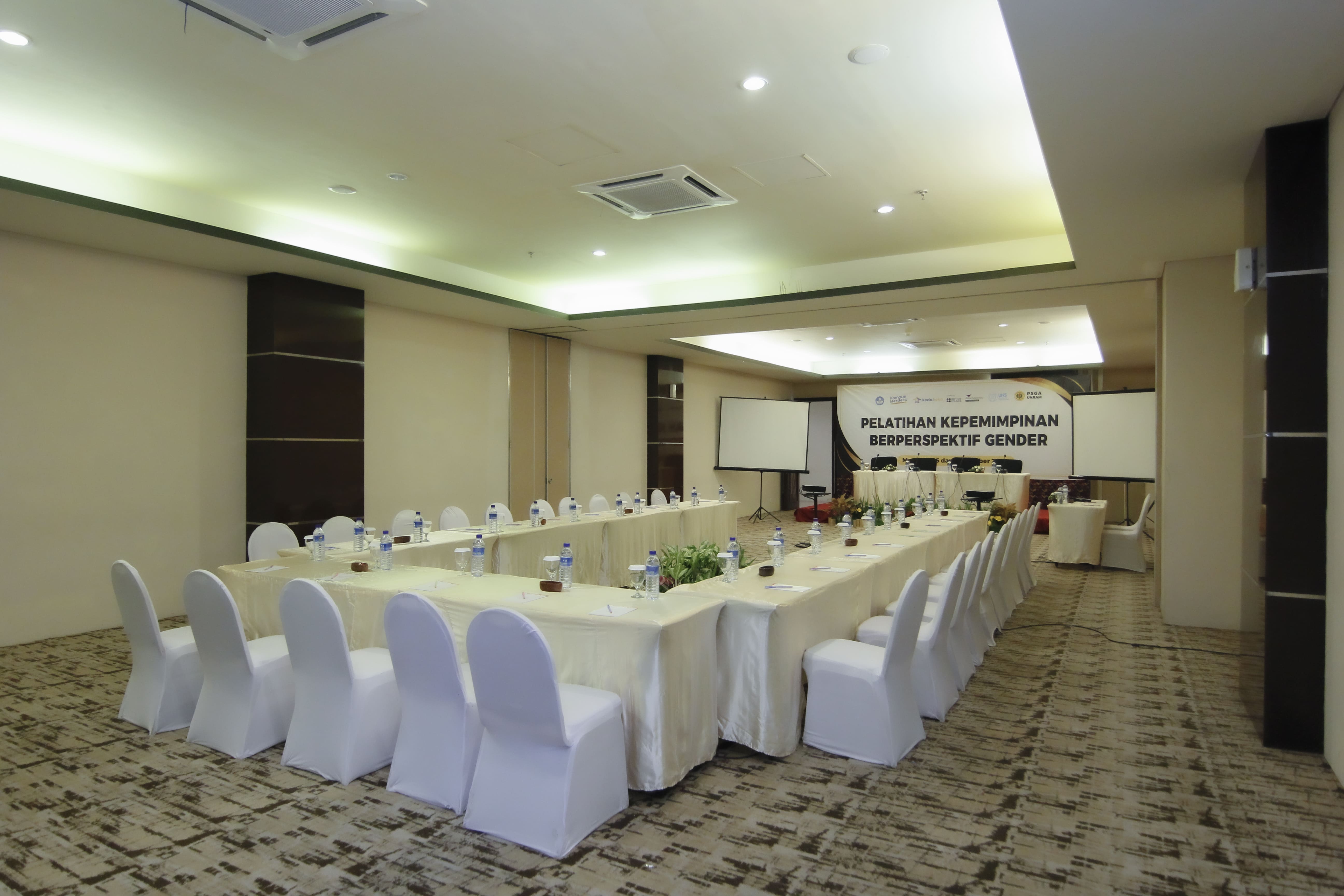 Camar Meeting Room
