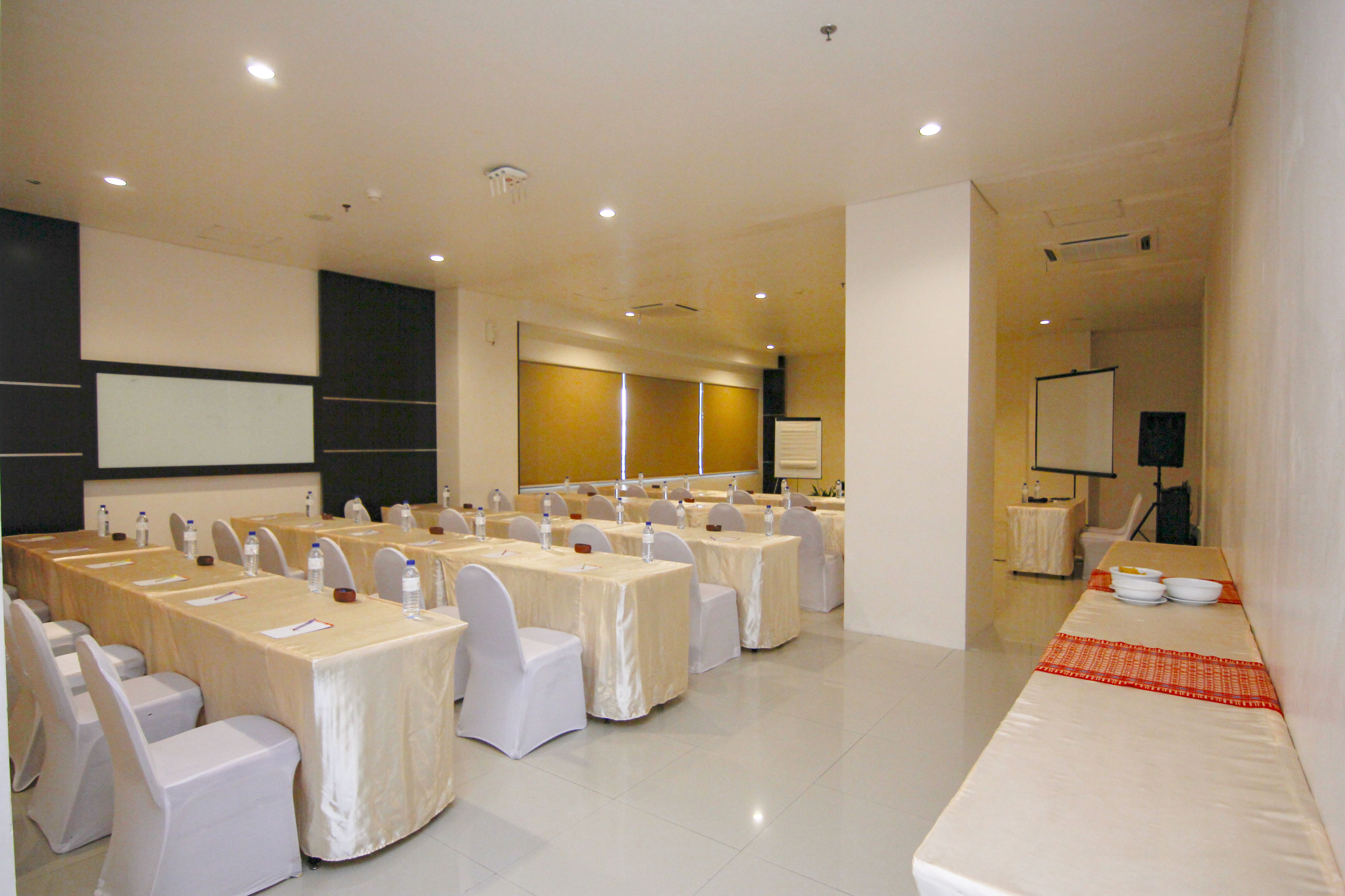 Gelatik Meeting Room